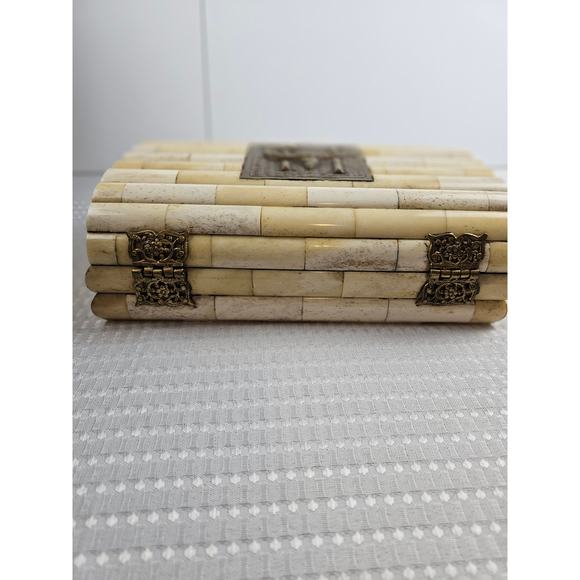 Vintage Carved Bone Hinged Trinket Box - Black Velvet Lined -  Made in India - Picture 4 of 12